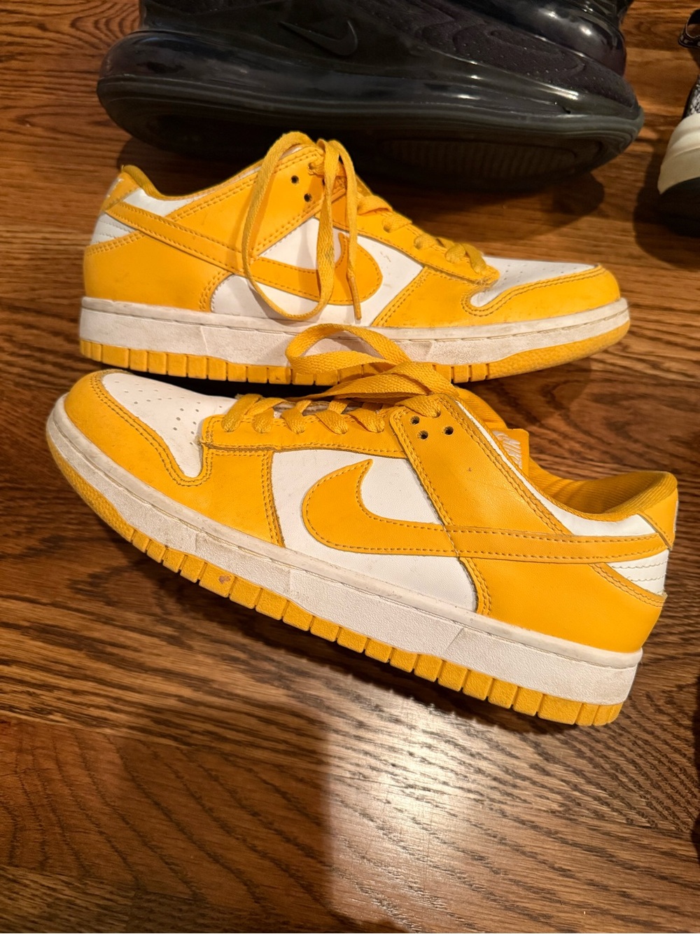 Various NIKE JORDAN sneaker Womens Mixed Sneaker Lot Like New Used sizes 8-11 - Picture 7 of 16